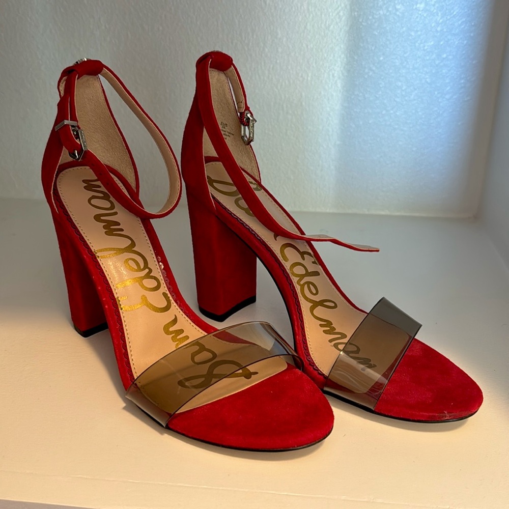 New red sandals